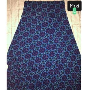 Large LuLaRoe Maxi Skirt. Blue teal and purples.